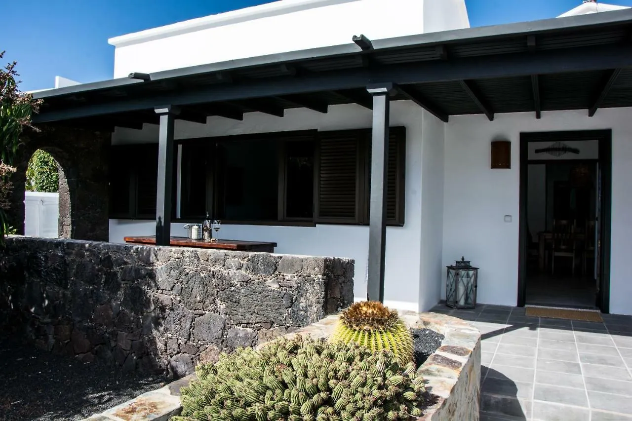 Casa Tahiche - Jacuzzi, Wifi & Bbq location